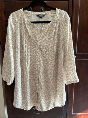 Lands’ End Cream & Beige Animal‑Print Pintuck Button‑Front Blouse — Size 1X (EUC